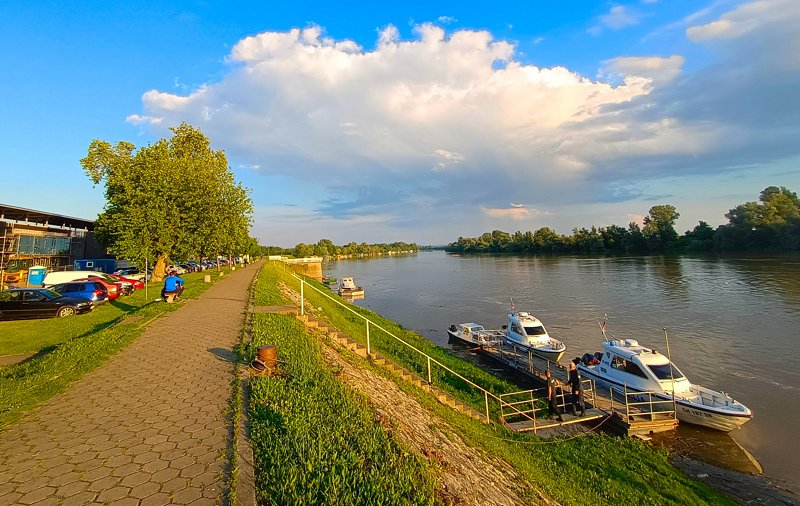 Lijep dan, pa i zgodne fotke 19.5.2026, Sava, 35000 Slavonski Brod, Hrvatska