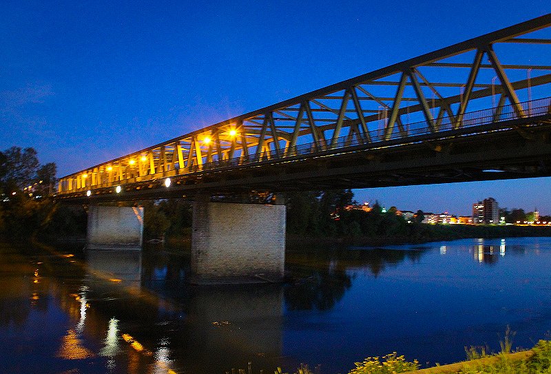 Noćna šetnja na Savi, Slavonski Briod
