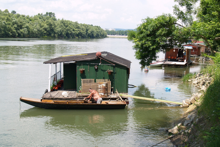 Ljeto je. Slika sa Splavarske ulice