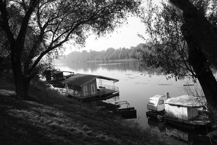 Splavarska ulica, Slavonski Brod,   tu živi puno splavara