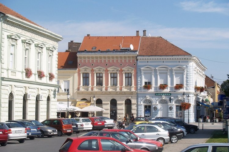 Trg Ivane Brlić-Mažuranić, Slavonski Brod