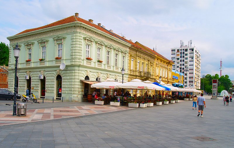Trg Ivene B-M, Slavonski Brod